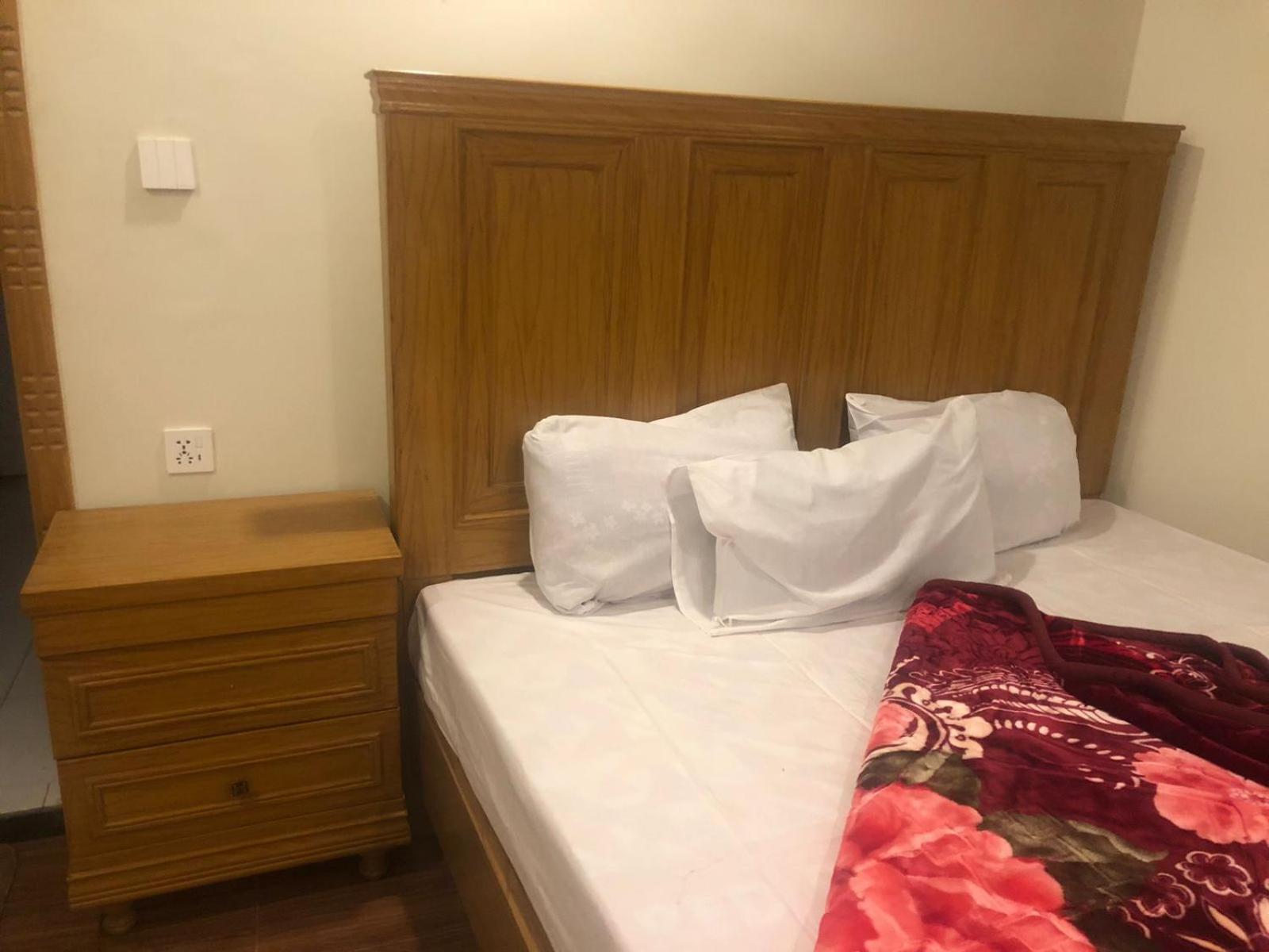 Al Buraq Hotel Islamabad Ngoại thất bức ảnh